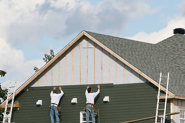 Professional Emergency Siding Repair technician working in Holly Hill, FL